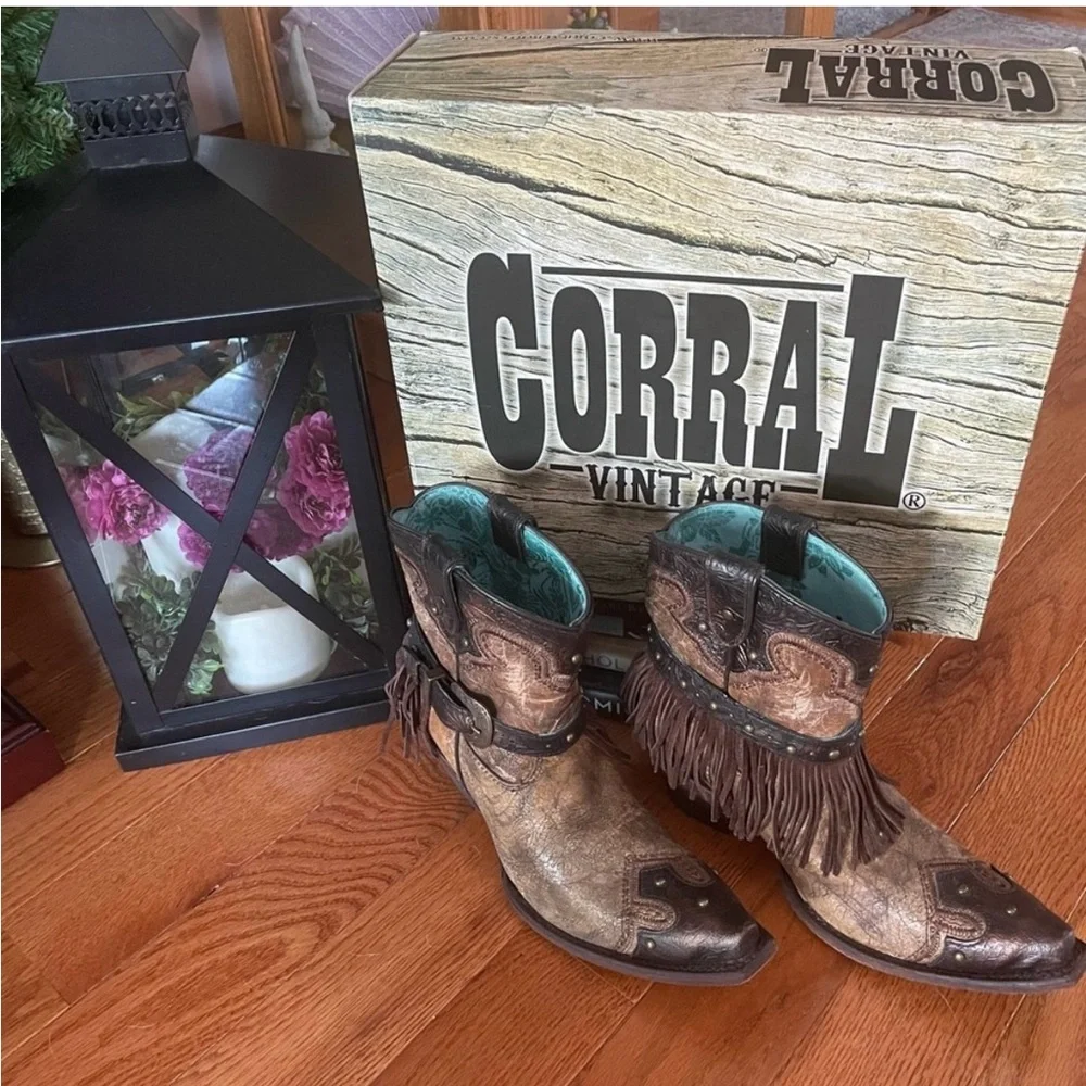 Womens Short Vintage Corral Western Boots - Picture 1 of 8
